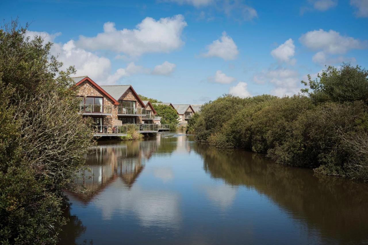 Kingfisher Hot Tub & Log Burner House On Premium Lakeside With Resort Facilities St Columb Major Extérieur photo