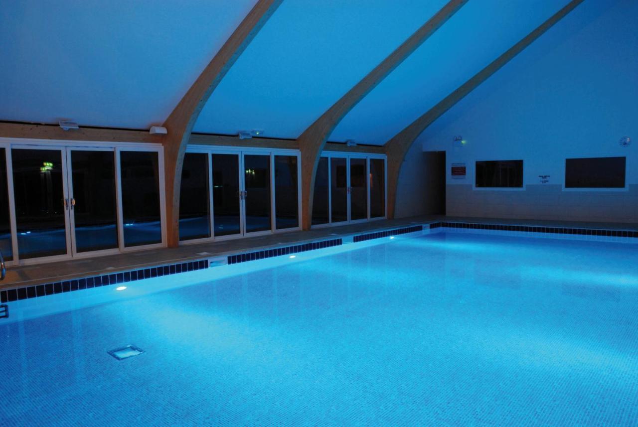 Kingfisher Hot Tub & Log Burner House On Premium Lakeside With Resort Facilities St Columb Major Extérieur photo