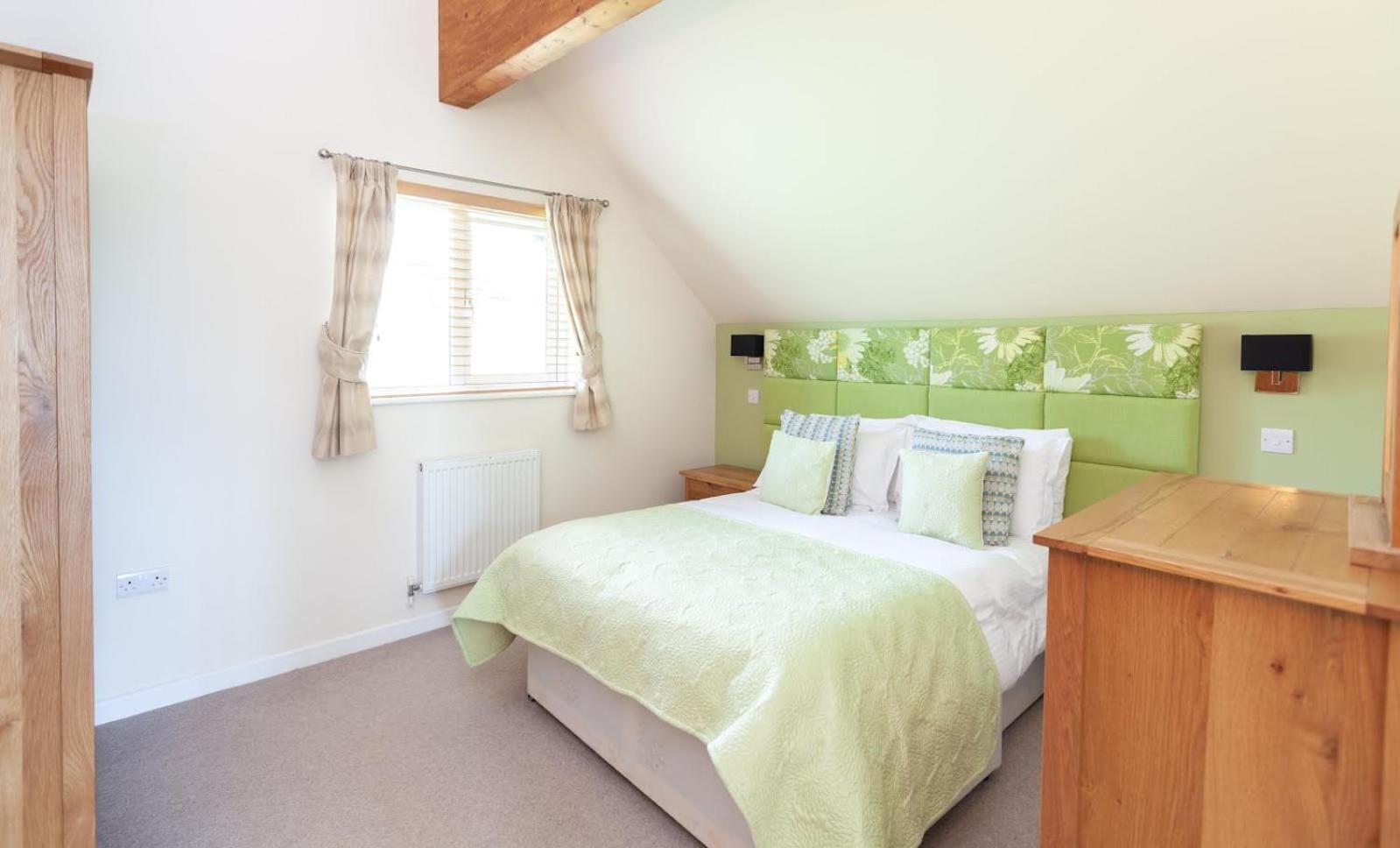 Kingfisher Hot Tub & Log Burner House On Premium Lakeside With Resort Facilities St Columb Major Extérieur photo
