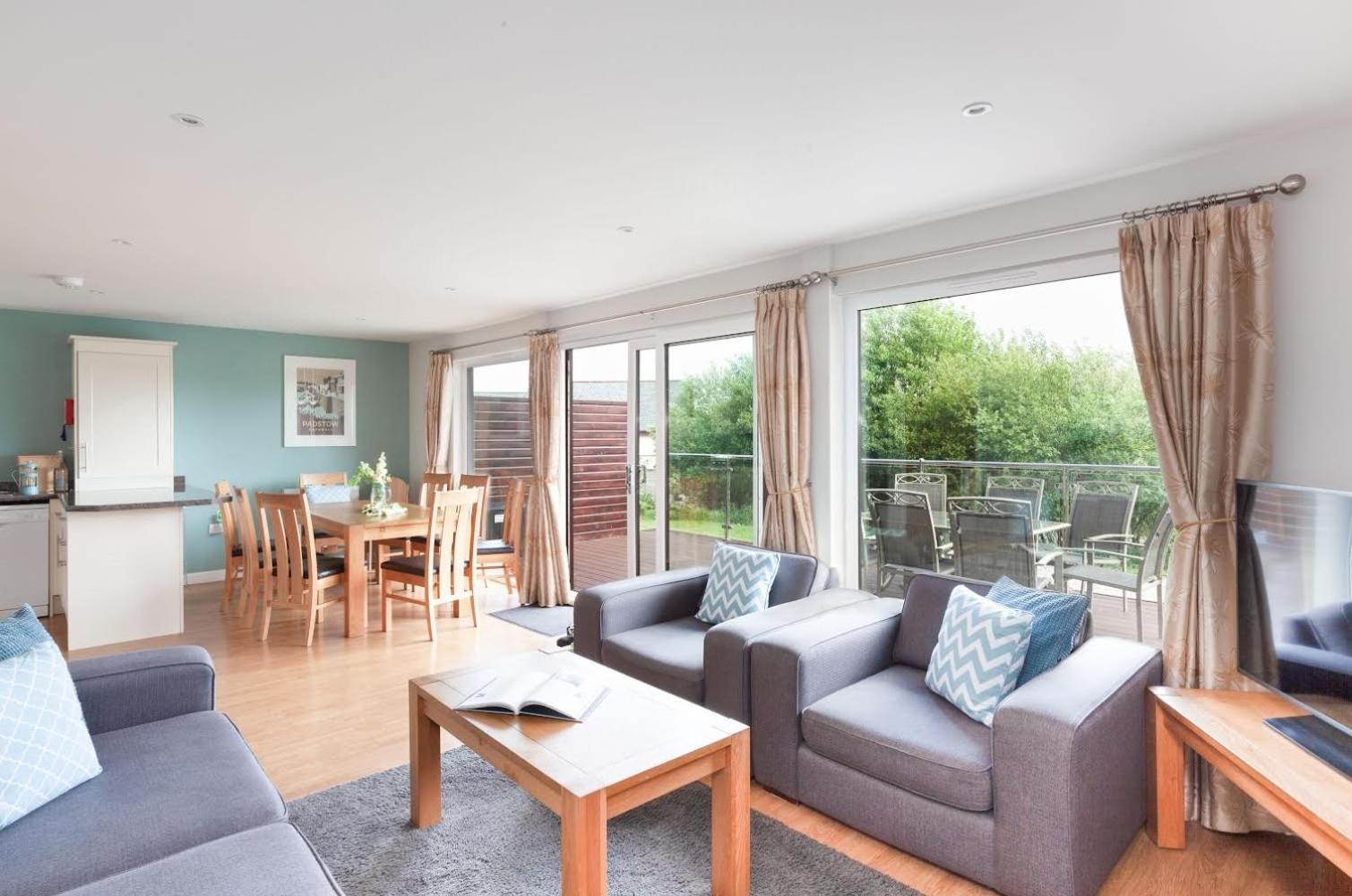 Kingfisher Hot Tub & Log Burner House On Premium Lakeside With Resort Facilities St Columb Major Extérieur photo